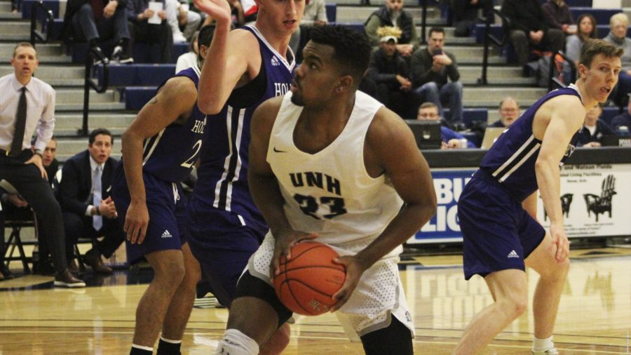 UNH squeaks past Holy Cross, challenges St. Johns