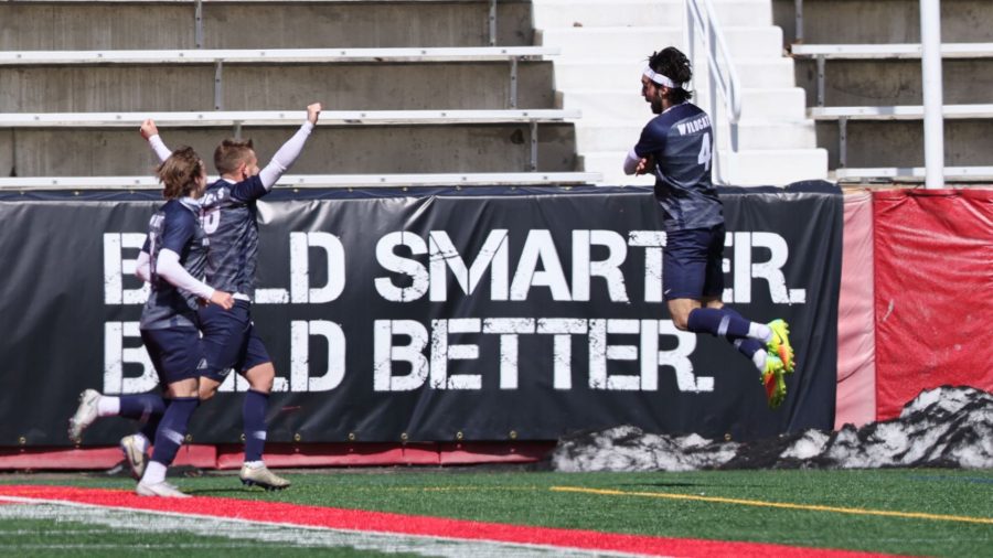 No. 17 UNH remains undefeated at Stony Brook