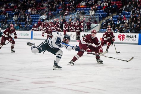 UNH men’s hockey: Wildcats split weekend with reigning National Champion No. 8 UMass