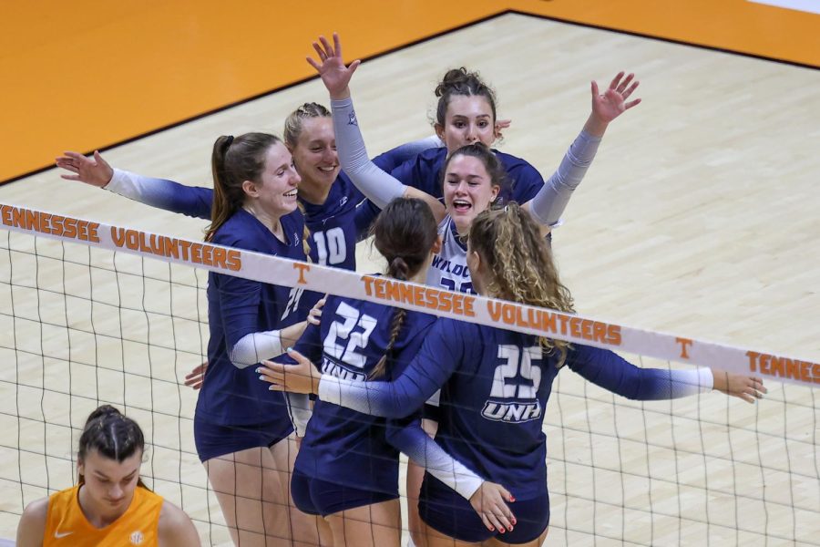 UNH+Volleyball%3A+Team+Remains+Strong+Before+America+East+Play