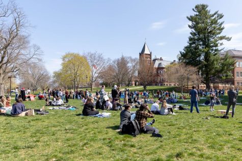 Students gathered on the Great Lawn for the second annual Earth Day Jam at UNH. 4/21/23
