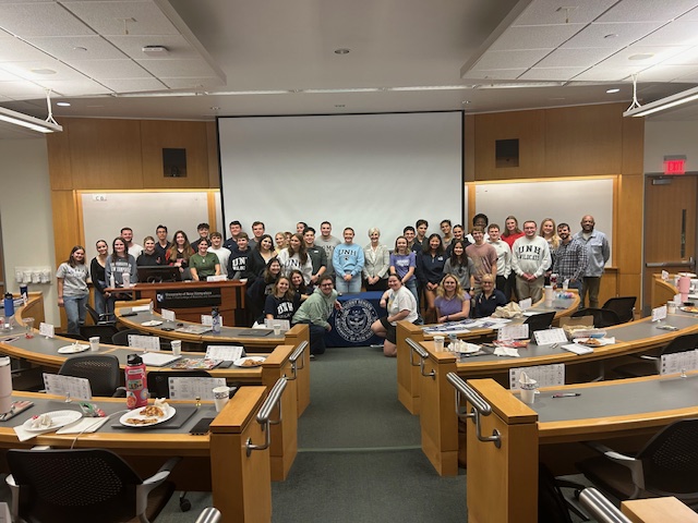 President Chilton Speaks with Student Senate