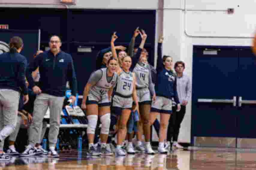 UNH Women’s Basketball Defeats Boston University in an Upset!